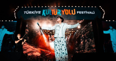 Aydilge, Antalya Kültür Yolu Festivali'nde Hayranlarıyla Buluştu