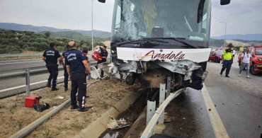 Aydın-Denizli otoyolunda meydana gelen kazada 20 kişi yaralandı