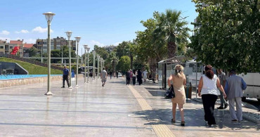 Aydın efeler'de bunaltan sıcak hayatı yavaşlattı