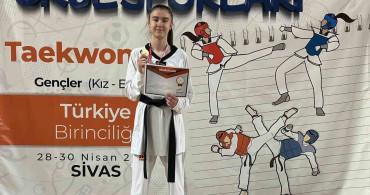 Aydın Lisesi Öğrencisi Naile Nur Özfidan İki Şampiyonlukla Dikkat Çekti