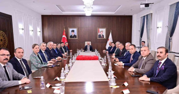 Aydın Valisi Dr. Osman Varol, Kamu Hizmetlerini Değerlendirdi