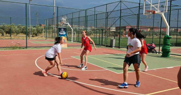 Aydın'da Basketbol ve Futbol Turnuvası Düzenlendi