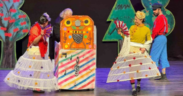 Aydın'da Minikler Tiyatro İle Buluştu