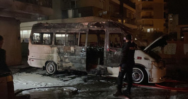 Aydın'da Park Halindeki Minibüs Alev Alev Yandı