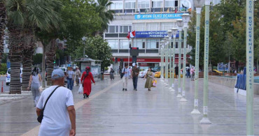 Aydın'da Sıcaklar Rekor Kırdı: Termometre 42 Derecede
