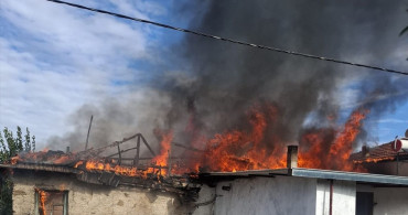 Aydın'da Yangın: Üç Ev Hasar Gördü