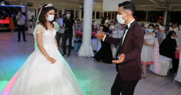 Aynı Makyaj Malzemesini Kullanan 35 Kişiye Virüs Bulaştı