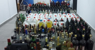 Ayvalık'ta Kaçak İçki ve Uyuşturucu Operasyonu: İki Tutuklama