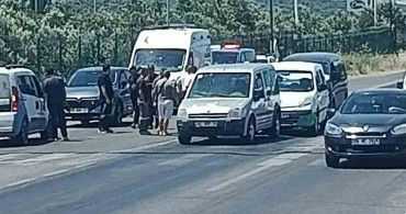Ayvalık'ta Kozak kavşağında zincirleme kaza: 3 araç birbirine girdi