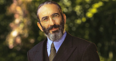 Aziz Dizisinin Yıldızı Fırat Tanış Sekiz Yıllık Eşinden Tek Celsede Boşandı!