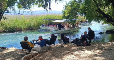Azmak Nehri'nde Tekne Turu Yoğunluğu Artıyor