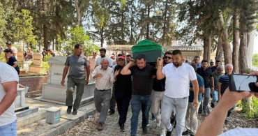 Baba Kızın Yanında Toprağa Verildi