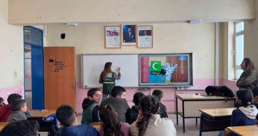 Bağımlılıkla Mücadele Eğitimi Kars'ta Öğrencilere Ulaşıyor
