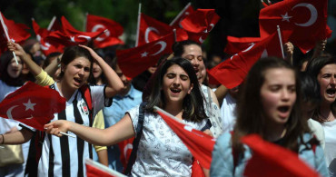 Bağımsızlık meşalesi 103 yıldır yanıyor: 19 Mayıs Atatürk'ü Anma Gençlik ve Spor Bayramı'nda, Ulu Önder Mustafa Kemal Atatürk’ü sevgi ve saygıyla anıyoruz!