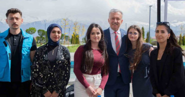 Bahar Şenliklerinde EBYÜ Öğrenci Kulüpleri Coşkulu Etkinlikler Düzenledi