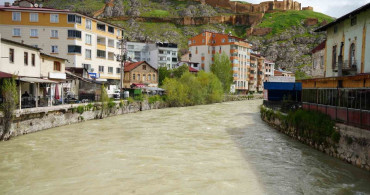 Bahar Yağışları Çoruh Nehri'nin Su Seviyesini Yükseltiyor