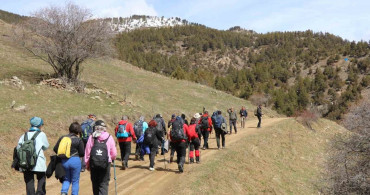 Bahar Yürüyüşüyle Doğa Tutkunları Buluştu