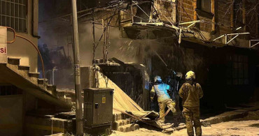 Bahçelievler'de Hurda Depoda Yangın Çıktı