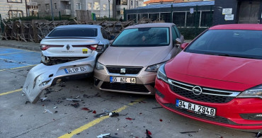 Bahçelievler'de Otoparkta Kaza: 5 Metreden Düşen Otomobilin Sürücüsü Yaralandı