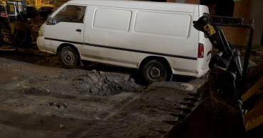 Bahçelievler'de Şiddetli Yağış Sonrası Yol Çökmesi