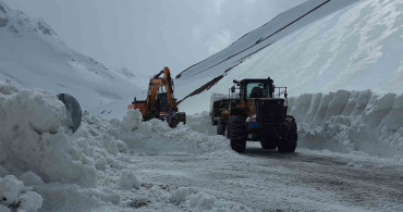 Bahçesaray Yolunda Yeniden Ulaşım Çalışmaları Başladı
