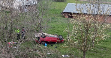 Bahçeye Uçan Otomobilin Sürücüsü Yaralandı