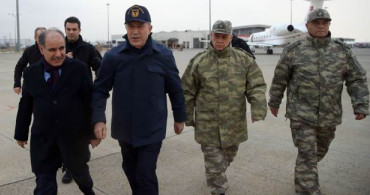 Bakan Akar Irak Sınırında