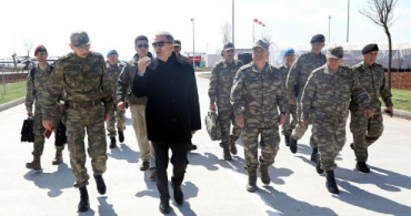 Bakan Akar Sınır Birliklerini Denetledi