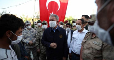 Bakan Akar Siyah Kaya Üs Bölgesi’nde İnceleme Yaptı