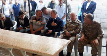 Bakan Akar'dan Şehit Evine Ziyaret