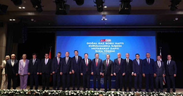 Bakan Bayraktar: Türkiye-kktc arasında yaklaşık 101 kilometre uzunluğunda doğal gaz iletim hattı inşa edilecek