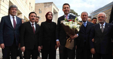 Bakan Bayraktar'dan Vali Çiçek'e Ziyaret