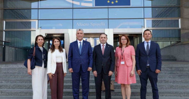 Bakan Bolat, Belçika’da uluslararası ticaret komitesi başkan yardımcısı winkler ile bir araya geldi