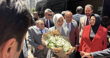 Bakan Göktaş, AK Parti Eskişehir il başkanlığı’nı ziyaret etti