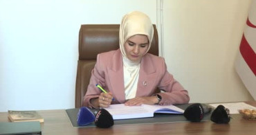Bakan Göktaş, AK Parti KKTC temsilciliği ve Selimiye Camii’ni ziyaret etti