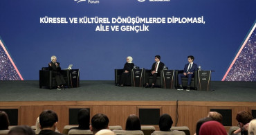 Bakan Göktaş, Bosphorus Diplomasi Forumu'nda Gençlerle Buluştu