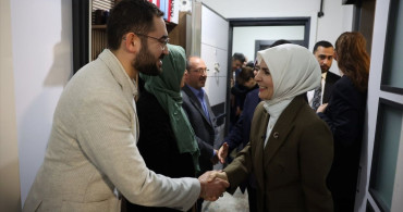 Bakan Göktaş Depremzede Aileyle İftar Yaptı