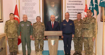 Bakan Güler Edirne'de Mehmetçiklerle Bayramlaşma Töreni