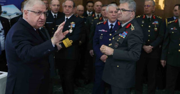 Bakan Güler, Kara Kuvvetleri Komutanlığı'nda Toplantı Düzenledi