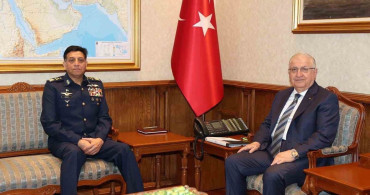 Bakan Güler, Pakistan Hava Kuvvetleri Komutanı Sidhu'yu Ağırladı