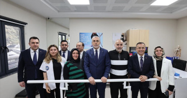 Bakan Işıkhan Gaziantep'te Engellilerle Buluştu