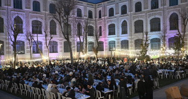 Bakan Işıkhan Sağlık Bilimleri Üniversitesi Öğrencileriyle İftarda Bir Araya Geldi