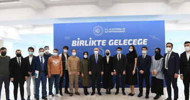 Bakan Karaismailoğlu Gençlerle Buluştu