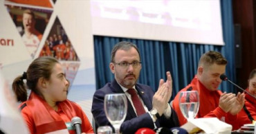 Bakan Kasapoğlu Özel Sporcularla Bir Araya Geldi