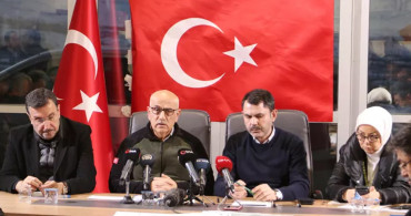 Bakan Kirişci basın açıklaması sırasında depreme yakalandı