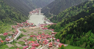 Bakan Kurum Duyurdu: Uzungöl'deki Çarpık Yapılar Tarih Oluyor