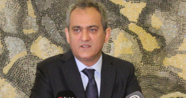 Bakan Özer'den öğretmen adaylarına müjde: Bu yıl atama yapılacak!