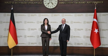 Bakan Şimşek, Almanya Federal Ekonomi ve Enerji Bakanı Reiche ile bir araya geldi