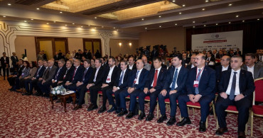 Bakan Tunç'tan Memur-Sen Sempozyumunda Önemli Açıklamalar