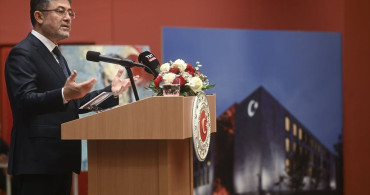 Bakan Yumaklı Berlin'de Türk Toplumu ile Görüştü